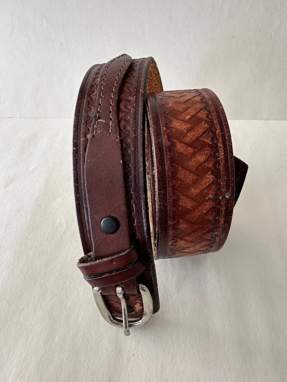 VINTAGE TOOLED EMBOSSED LEATHER BROWN BELT SNAP STRAP LARGE